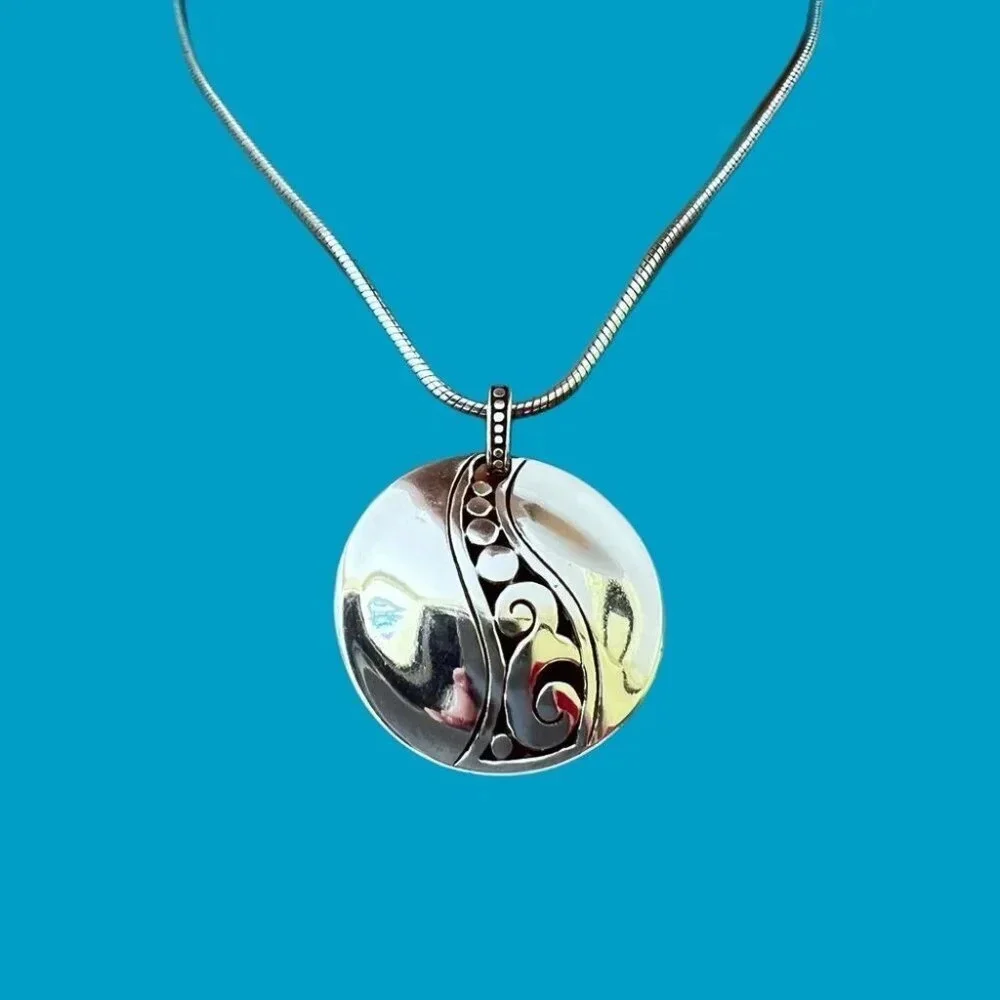 Brighton A La Mode Silver Pendant Retired Necklace. Beautiful silver plating.